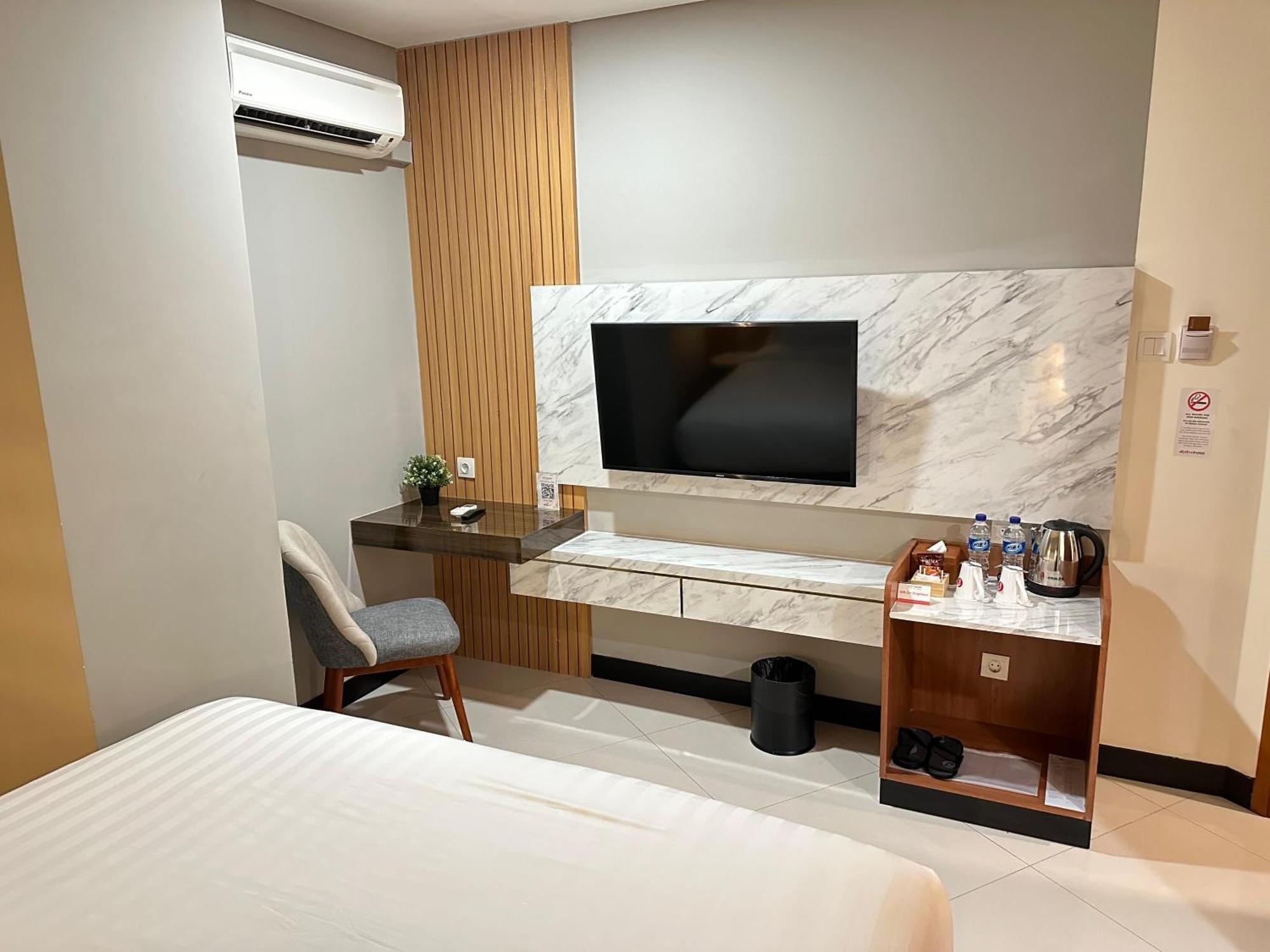 D'Primahotel Jemursari Surabaya Luaran gambar