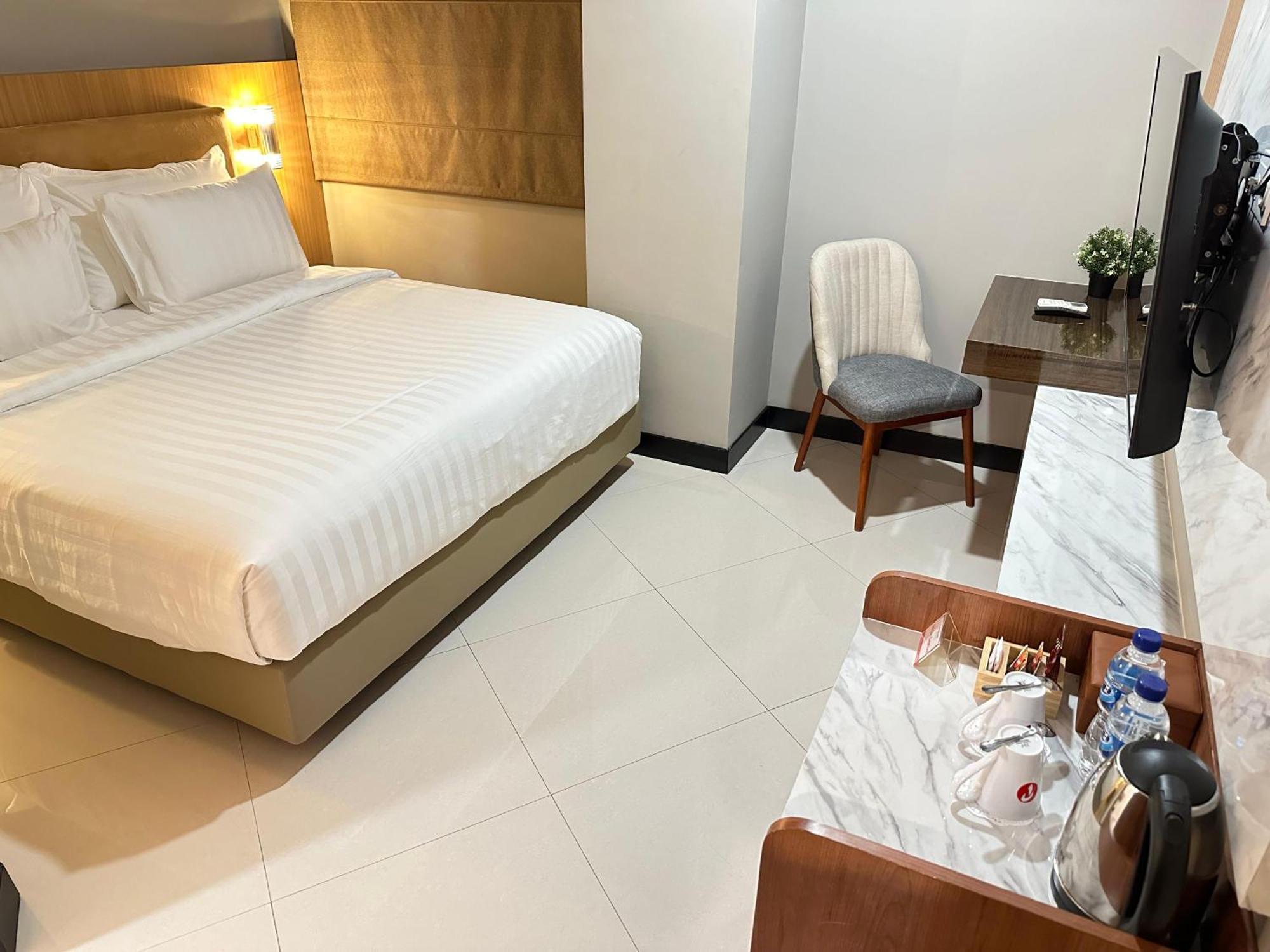 D'Primahotel Jemursari Surabaya Luaran gambar