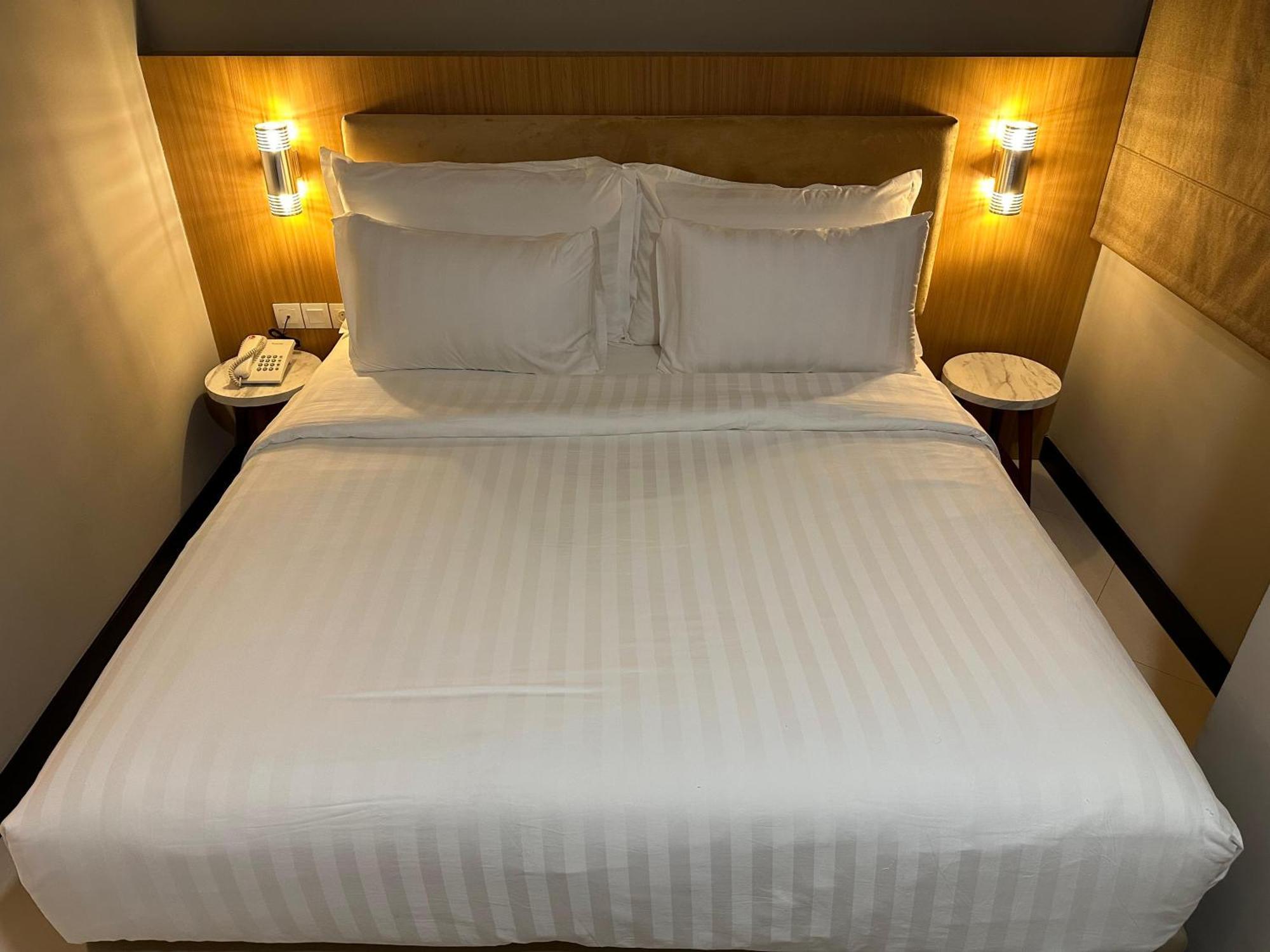 D'Primahotel Jemursari Surabaya Luaran gambar