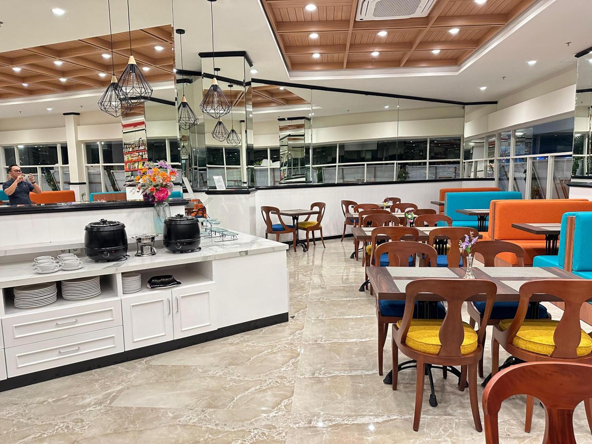 D'Primahotel Jemursari Surabaya Luaran gambar